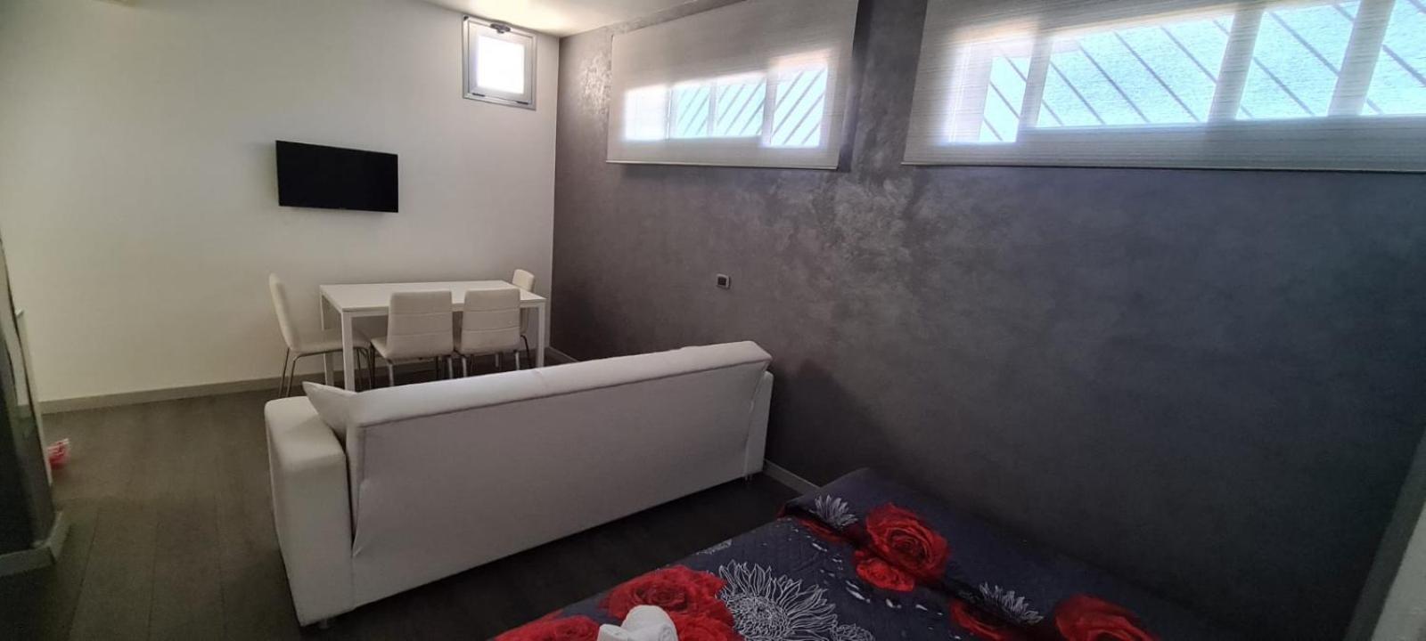 Beach Central Appartment Economy Tropea Esterno foto